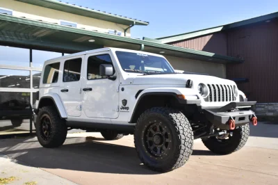 2025 JEEP WRANGLER MAX - WHITE W/ STANDARD WALDOCH JEEP MAX PACKAGE FEATURES - 2025 JEEP WRANGLER MAX - Image 1 of 17