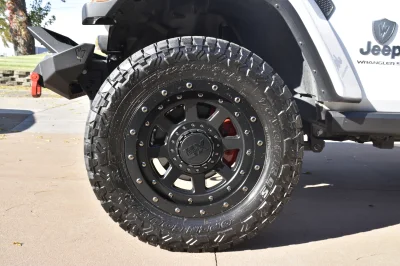 2025 JEEP WRANGLER MAX - WHITE W/ STANDARD WALDOCH JEEP MAX PACKAGE FEATURES - 2025 JEEP WRANGLER MAX - Image 4 of 17