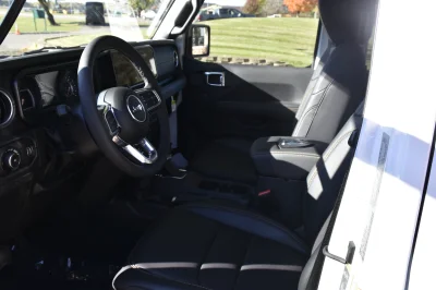 2025 JEEP WRANGLER MAX - WHITE W/ STANDARD WALDOCH JEEP MAX PACKAGE FEATURES - 2025 JEEP WRANGLER MAX - Image 7 of 17