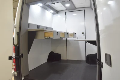 OFFICE CUSTOM - 2020 MERCEDES-BENZ SPRINTER 2500 CUSTOM - Image 11 of 22