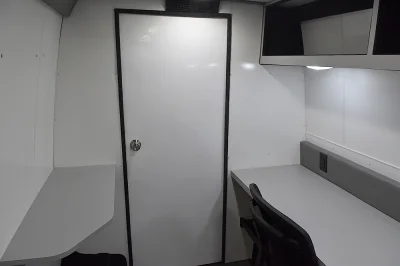 OFFICE CUSTOM SPRINTER TRANSIT PROMASTER SWAT MOBILE OFFICE SET UP - 2020 MERCEDES-BENZ SPRINTER 2500 CUSTOM - Image 9 of 22