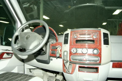 HAIR CLIPPER - 2020 MERCEDES-BENZ SPRINTER 2500 CUSTOM - Image 15 of 40