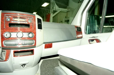 HAIR CLIPPER - 2020 MERCEDES-BENZ SPRINTER 2500 CUSTOM - Image 16 of 40