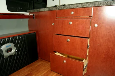 HAIR CLIPPER - 2020 MERCEDES-BENZ SPRINTER 2500 CUSTOM - Image 21 of 40