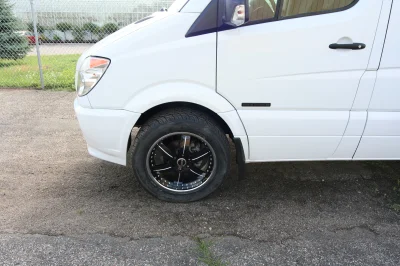 HAIR CLIPPER - 2020 MERCEDES-BENZ SPRINTER 2500 CUSTOM - Image 7 of 40