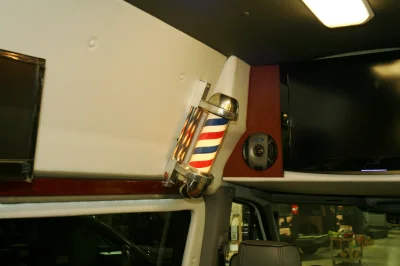MOBILE HAIR SALON BARBERSHOP IN A VAN CUSTOM MERCEDES SPRINTER VANS HAIR CLIPPER - 2020 MERCEDES-BENZ SPRINTER 2500 CUSTOM - Image 12 of 40