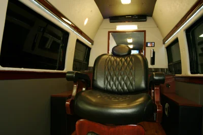 MOBILE HAIR SALON BARBERSHOP IN A VAN CUSTOM MERCEDES SPRINTER VANS HAIR CLIPPER - 2020 MERCEDES-BENZ SPRINTER 2500 CUSTOM - Image 13 of 40