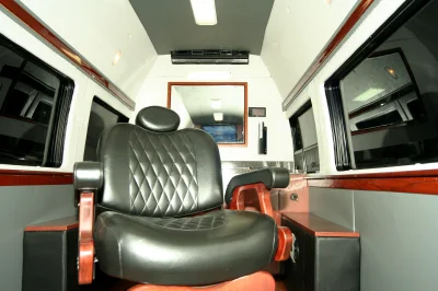 MOBILE HAIR SALON BARBERSHOP IN A VAN CUSTOM MERCEDES SPRINTER VANS HAIR CLIPPER - 2020 MERCEDES-BENZ SPRINTER 2500 CUSTOM - Image 18 of 40