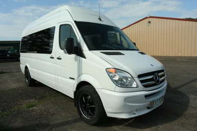 MOBILE HAIR SALON BARBERSHOP IN A VAN CUSTOM MERCEDES SPRINTER VANS HAIR CLIPPER - 2020 MERCEDES-BENZ SPRINTER 2500 CUSTOM - Image 3 of 40