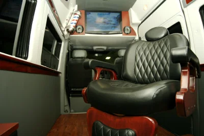 MOBILE HAIR SALON BARBERSHOP IN A VAN CUSTOM MERCEDES SPRINTER VANS HAIR CLIPPER - 2020 MERCEDES-BENZ SPRINTER 2500 CUSTOM - Image 24 of 40