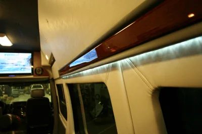 MOBILE HAIR SALON BARBERSHOP IN A VAN CUSTOM MERCEDES SPRINTER VANS HAIR CLIPPER - 2020 MERCEDES-BENZ SPRINTER 2500 CUSTOM - Image 32 of 40