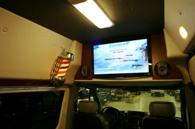 MOBILE HAIR SALON BARBERSHOP IN A VAN CUSTOM MERCEDES SPRINTER VANS HAIR CLIPPER - 2020 MERCEDES-BENZ SPRINTER 2500 CUSTOM - Image 33 of 40