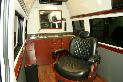 MOBILE HAIR SALON BARBERSHOP IN A VAN CUSTOM MERCEDES SPRINTER VANS HAIR CLIPPER - 2020 MERCEDES-BENZ SPRINTER 2500 CUSTOM - Image 39 of 40