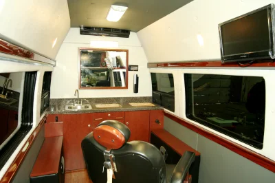 MOBILE HAIR SALON BARBERSHOP IN A VAN CUSTOM MERCEDES SPRINTER VANS HAIR CLIPPER - 2020 MERCEDES-BENZ SPRINTER 2500 CUSTOM - Image 9 of 40
