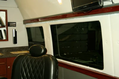 MOBILE HAIR SALON BARBERSHOP IN A VAN CUSTOM MERCEDES SPRINTER VANS HAIR CLIPPER - 2020 MERCEDES-BENZ SPRINTER 2500 CUSTOM - Image 10 of 40