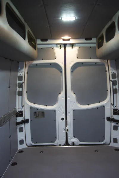 HOT SHOT - 2020 MERCEDES-BENZ SPRINTER 2500 CUSTOM - Image 13 of 14