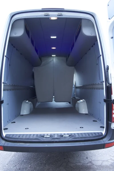 HOT SHOT - 2020 MERCEDES-BENZ SPRINTER 2500 CUSTOM - Image 4 of 14