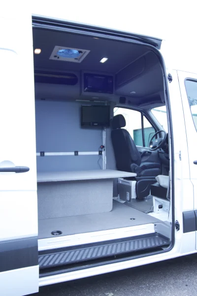 HOT SHOT - 2020 MERCEDES-BENZ SPRINTER 2500 CUSTOM - Image 5 of 14