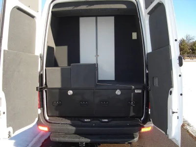 POLICE S.W.A.T - 2020 MERCEDES-BENZ SPRINTER 2500 CUSTOM - Image 9 of 14