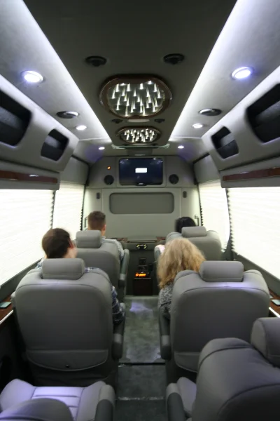 OFFICE TRAVLER P8 - 2020 MERCEDES-BENZ SPRINTER 2500 CUSTOM - Image 110 of 199