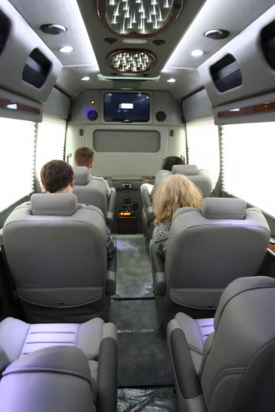 OFFICE TRAVLER P8 - 2020 MERCEDES-BENZ SPRINTER 2500 CUSTOM - Image 111 of 199