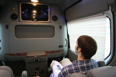 OFFICE TRAVLER P8 - 2020 MERCEDES-BENZ SPRINTER 2500 CUSTOM - Image 132 of 199