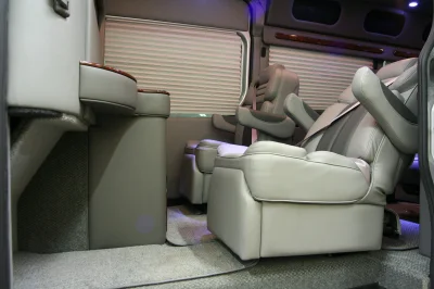 OFFICE TRAVLER P8 - 2020 MERCEDES-BENZ SPRINTER 2500 CUSTOM - Image 143 of 199
