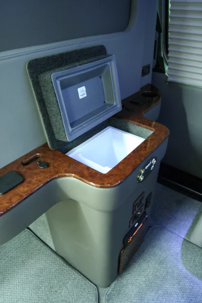 OFFICE TRAVLER P8 - 2020 MERCEDES-BENZ SPRINTER 2500 CUSTOM - Image 166 of 199