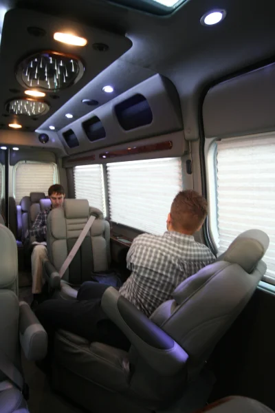 OFFICE TRAVLER P8 - 2020 MERCEDES-BENZ SPRINTER 2500 CUSTOM - Image 37 of 199