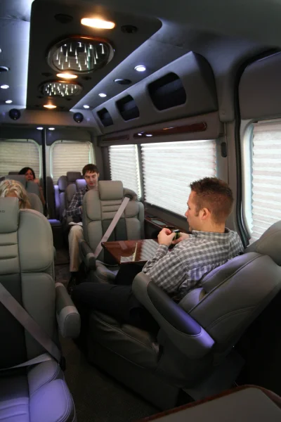 OFFICE TRAVLER P8 - 2020 MERCEDES-BENZ SPRINTER 2500 CUSTOM - Image 39 of 199