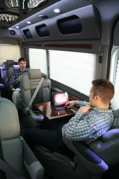 OFFICE TRAVLER P8 - 2020 MERCEDES-BENZ SPRINTER 2500 CUSTOM - Image 43 of 199