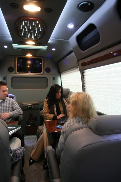 OFFICE TRAVLER P8 - 2020 MERCEDES-BENZ SPRINTER 2500 CUSTOM - Image 55 of 199