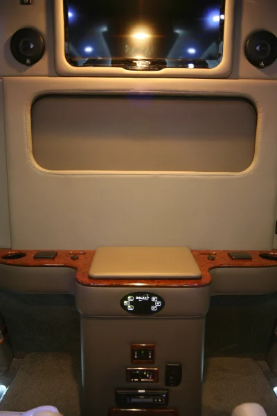OFFICE TRAVLER P8 - 2020 MERCEDES-BENZ SPRINTER 2500 CUSTOM - Image 79 of 199