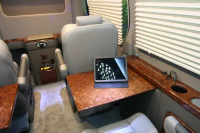 OFFICE TRAVLER P8 - 2020 MERCEDES-BENZ SPRINTER 2500 CUSTOM - Image 92 of 199