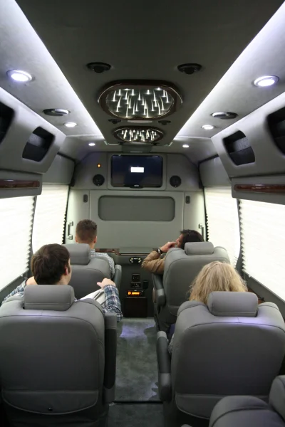 OFFICE TRAVLER P8 - 2020 MERCEDES-BENZ SPRINTER 2500 CUSTOM - Image 93 of 199