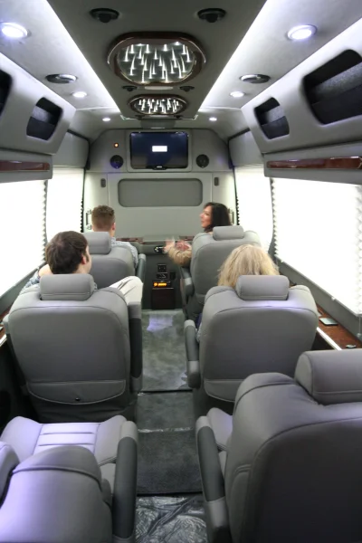 OFFICE TRAVLER P8 - 2020 MERCEDES-BENZ SPRINTER 2500 CUSTOM - Image 95 of 199