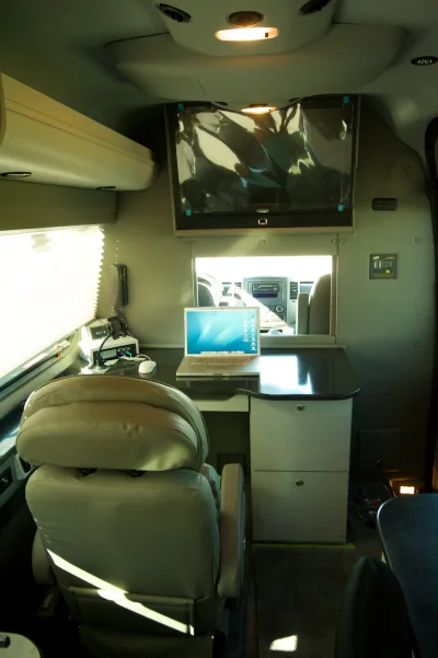 OFFICE MT - 2020 MERCEDES-BENZ SPRINTER 2500 CUSTOM - Image 26 of 37