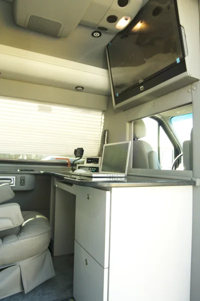 OFFICE MT - 2020 MERCEDES-BENZ SPRINTER 2500 CUSTOM - Image 34 of 37