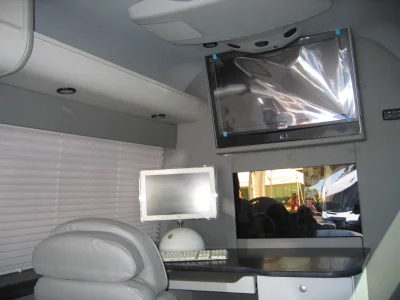OFFICE MT2 - 2020 MERCEDES-BENZ SPRINTER 2500 CUSTOM - Image 3 of 10