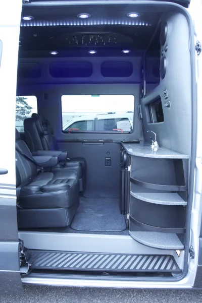 LUXURY TRAVELER - 2020 MERCEDES-BENZ SPRINTER 2500 LIMO - Image 22 of 25