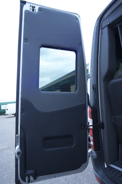 LUXURY TRAVELER - 2020 MERCEDES-BENZ SPRINTER 2500 LIMO - Image 5 of 25