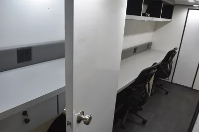 CUSTOM MOBILE OFFICE SPRINTER VAN CONVERSION WORK CENTER HOSPITAL - WALDOCH BUILD - 2021 MERCEDES-BENZ SPRINTER 2500 WORK - Image 23 of 38