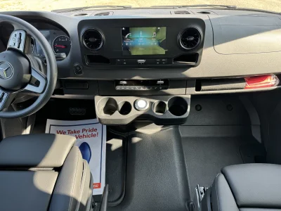 LANDMARK SPRINTER 10 PASSENGER LUXURY SEATING AND RGB LIGHTING - 2025 MERCEDES-BENZ SPRINTER 2500 LANDMARK - Image 9 of 11