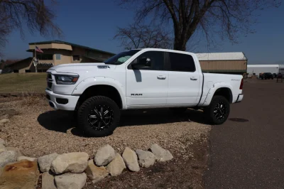 2020 RAM 1500 LIFT PACKAGE BY WALDOCH - WHITE - 2020 RAM 1500 LIFT - Image 2 of 11