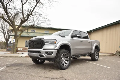 2021 RAM 1500 LIFT PACKAGE BY WALDOCH - CUSTOM TRUCK WITH LEATHER AND STEPS - 2021 RAM 1500 LIFT - Image 15 of 30