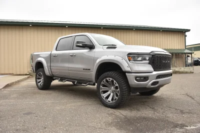 2021 RAM 1500 LIFT PACKAGE BY WALDOCH - CUSTOM TRUCK WITH LEATHER AND STEPS - 2021 RAM 1500 LIFT - Image 17 of 30
