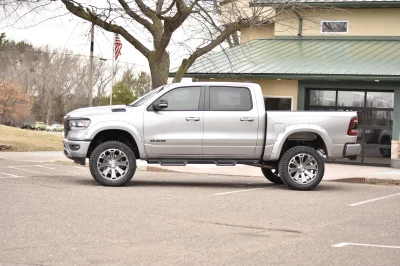 2021 RAM 1500 LIFT PACKAGE BY WALDOCH - CUSTOM TRUCK WITH LEATHER AND STEPS - 2021 RAM 1500 LIFT - Image 22 of 30