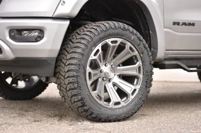 2021 RAM 1500 LIFT PACKAGE BY WALDOCH - CUSTOM TRUCK WITH LEATHER AND STEPS - 2021 RAM 1500 LIFT - Image 24 of 30