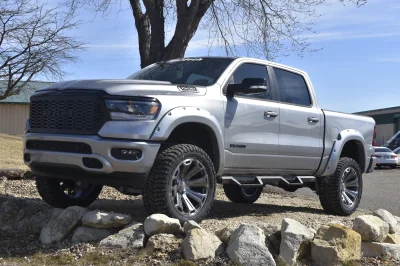 2021 RAM 1500 LIFT PACKAGE BY WALDOCH - WITH CUSTOM LEATHER & GRILL - SILVER - 2021 RAM 1500 LIFT - Image 6 of 14