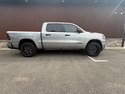 RAM 1500 CUSTOM LEVEL EDITION TRUCK BY WALDOCH FULL FACTORY WARRANTY BEST PRICE AROUND - 2025 RAM 1500 LEVEL - Image 3 of 14